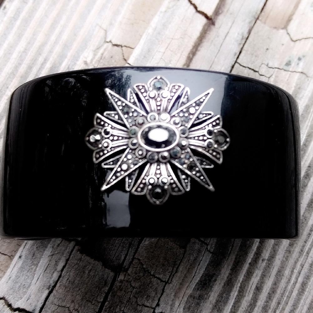 Vintage Black Lucite Cuff w/Marcasite Embellishments - Picture 4 of 4